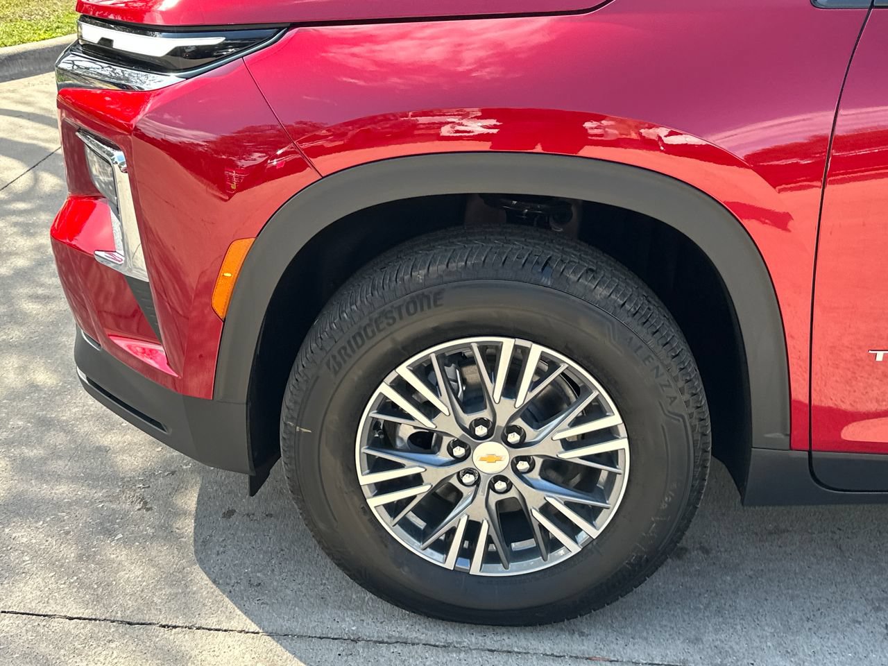 2027 Chevrolet Traverse LT - Photo 24