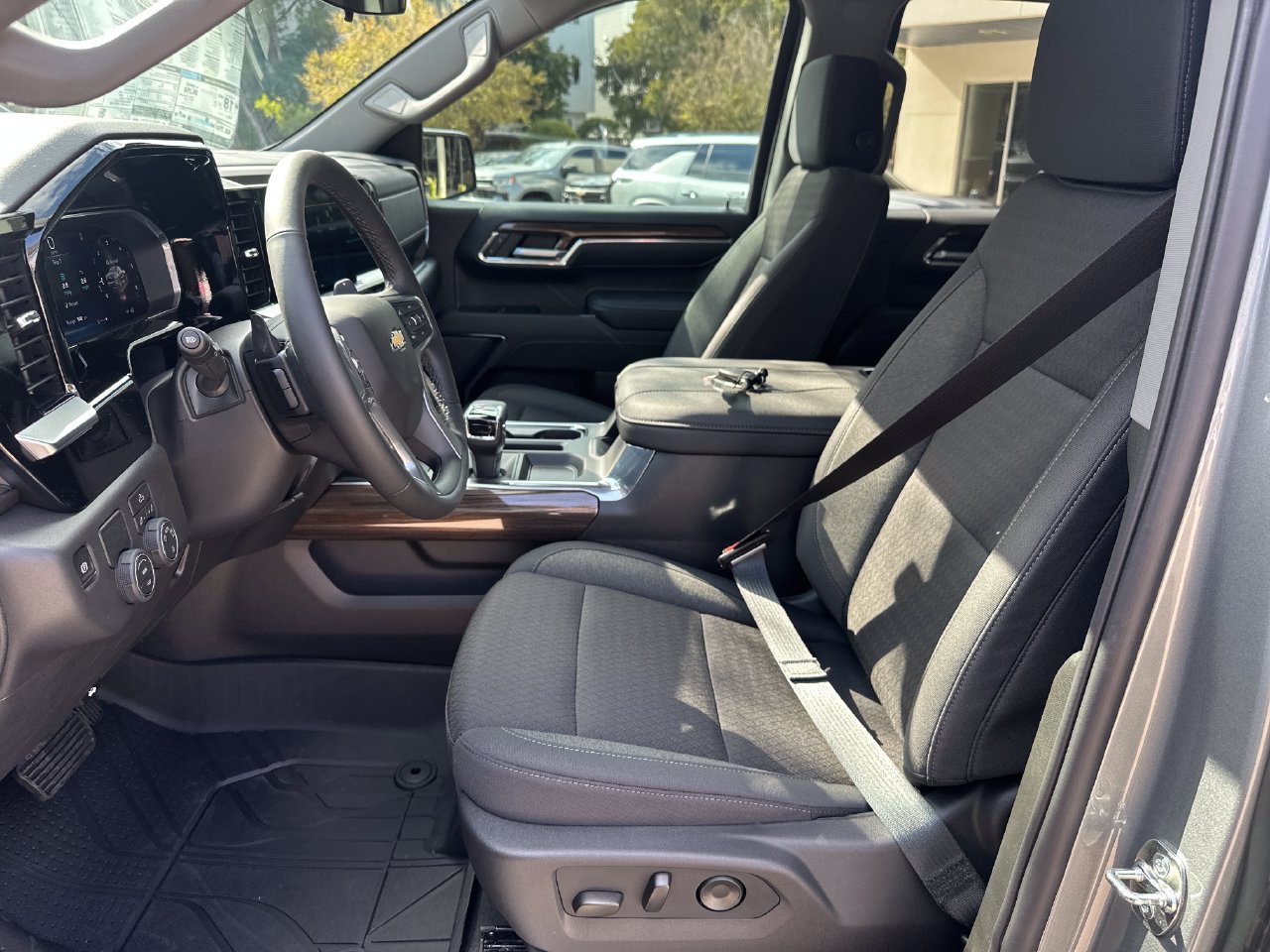 2026 Chevrolet Silverado 1500 LT - Photo 9
