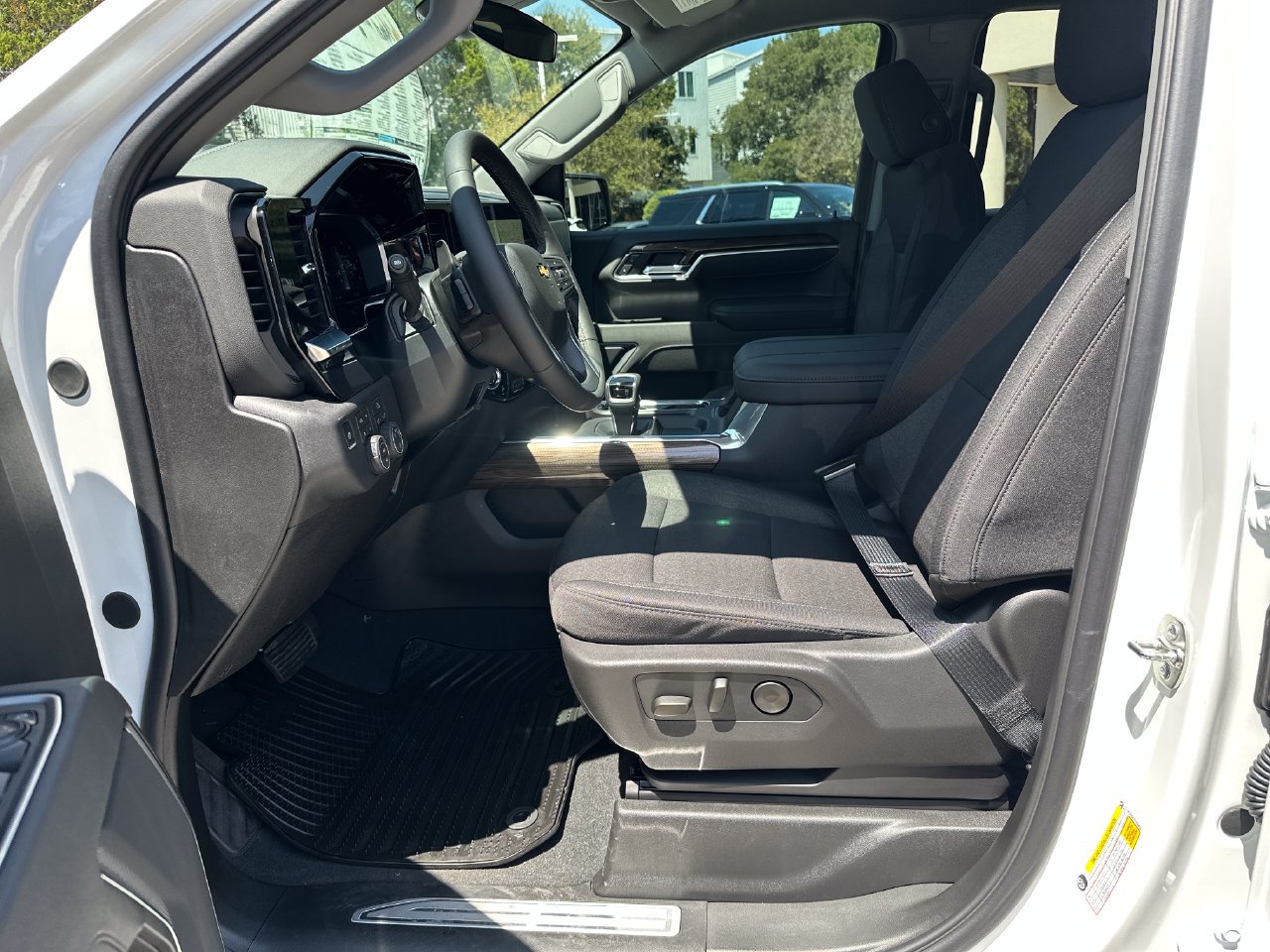 2026 Chevrolet Silverado 1500 LT - Photo 10