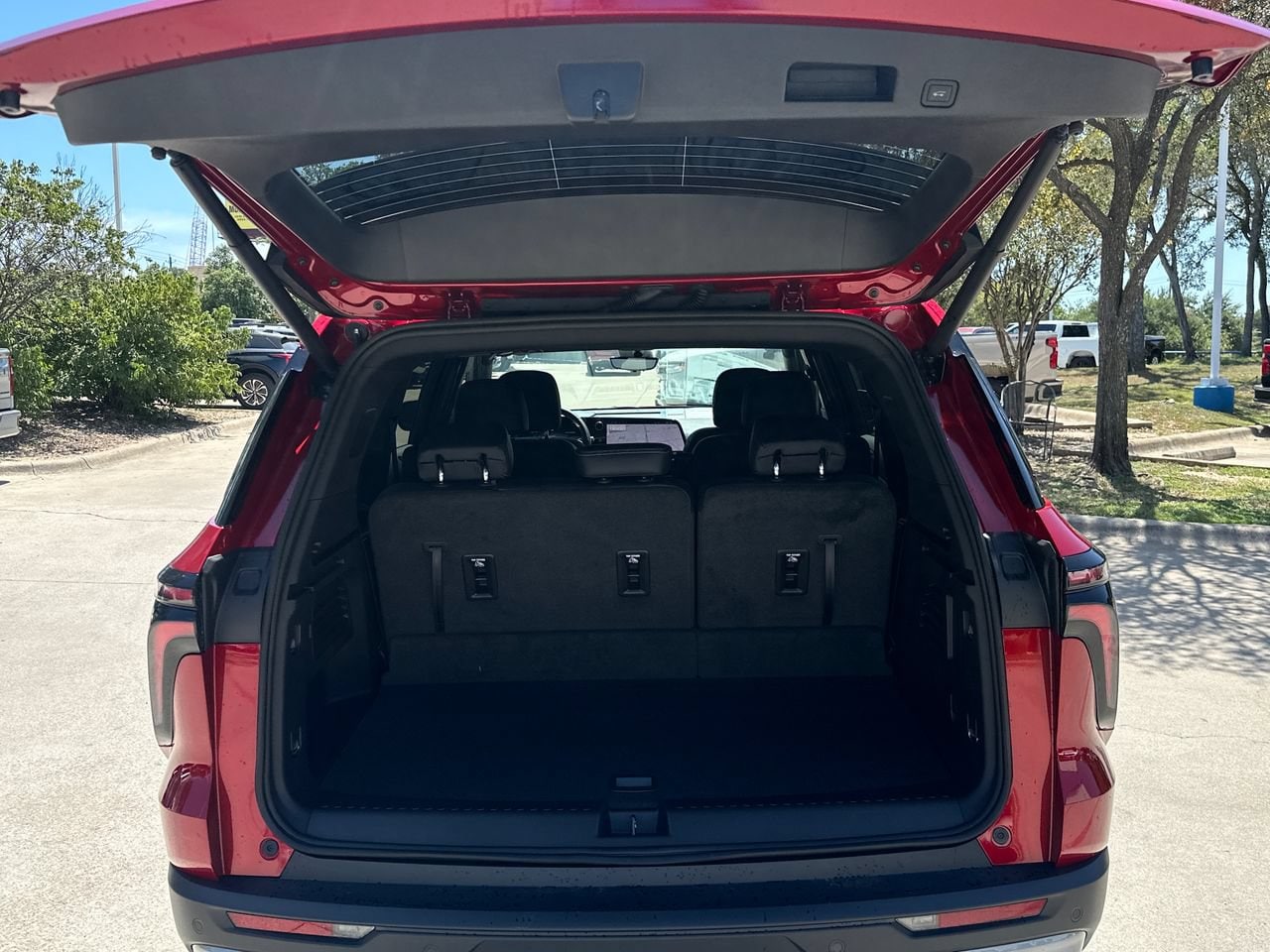 2027 Chevrolet Traverse LT - Photo 24