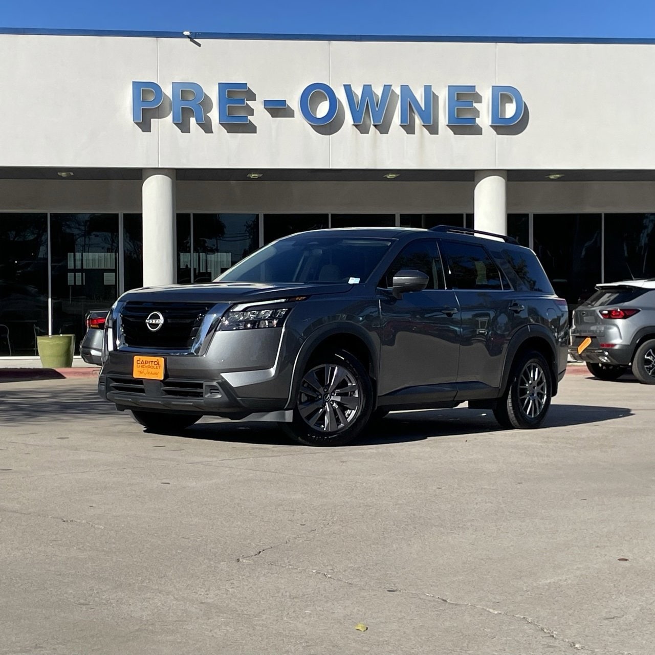 2024 Nissan Pathfinder SV's photo