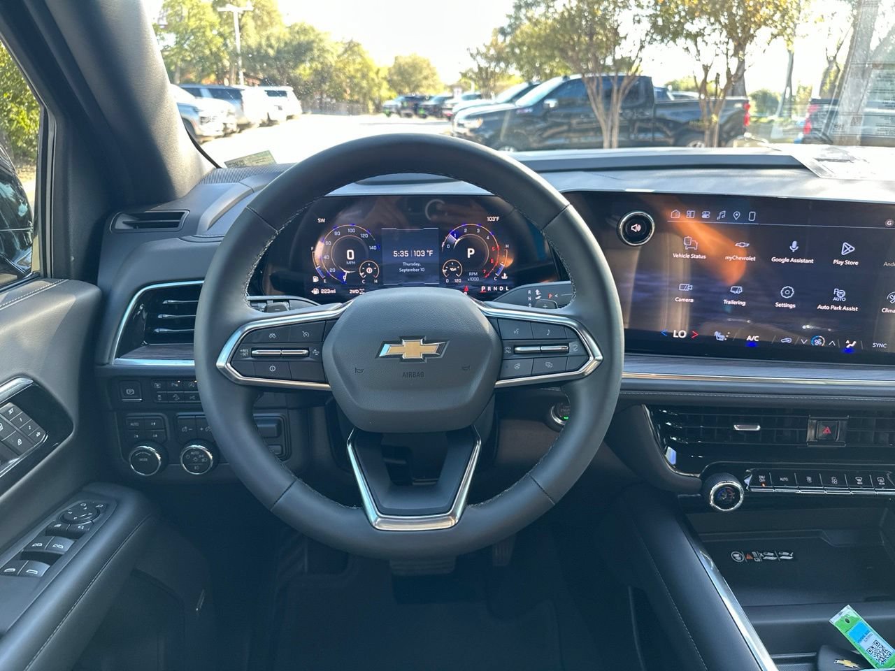2026 Chevrolet Suburban LT, photo 14