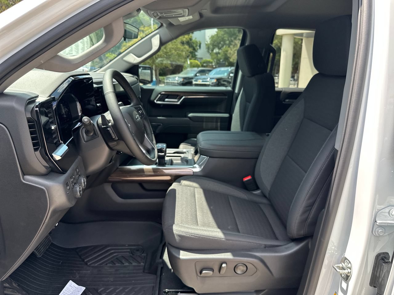 2026 Chevrolet Silverado 1500 LT Trail Boss - Photo 10