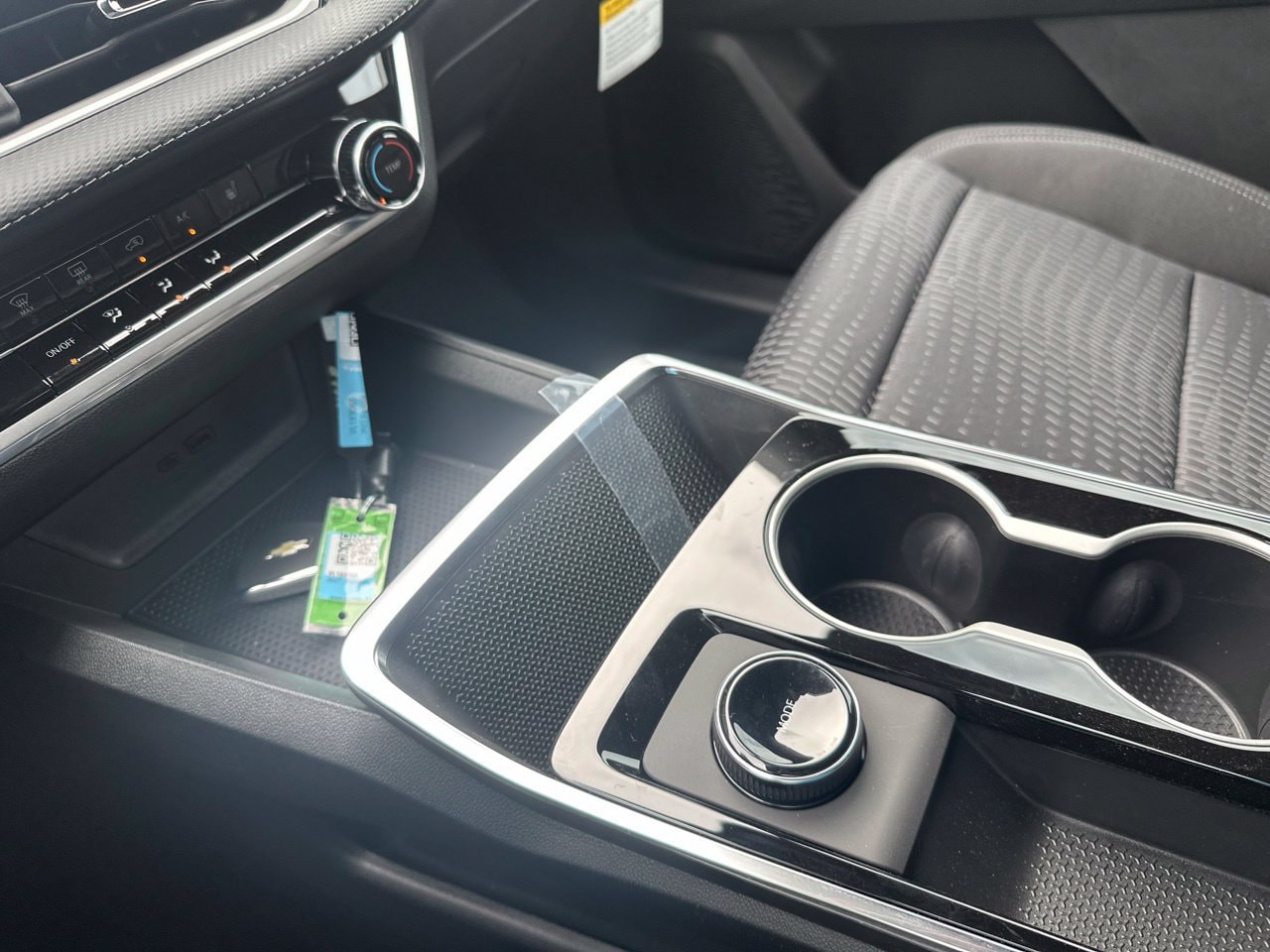 2027 Chevrolet Equinox LT - Photo 22
