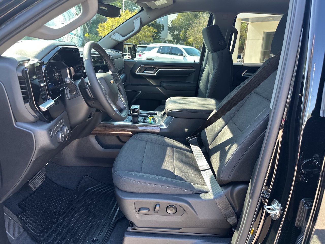 2026 Chevrolet Silverado 1500 LT - Photo 9