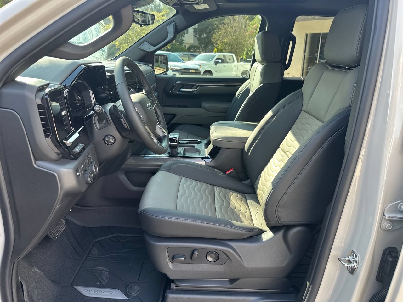 2026 Chevrolet Silverado 1500 ZR2 Truck, photo 9