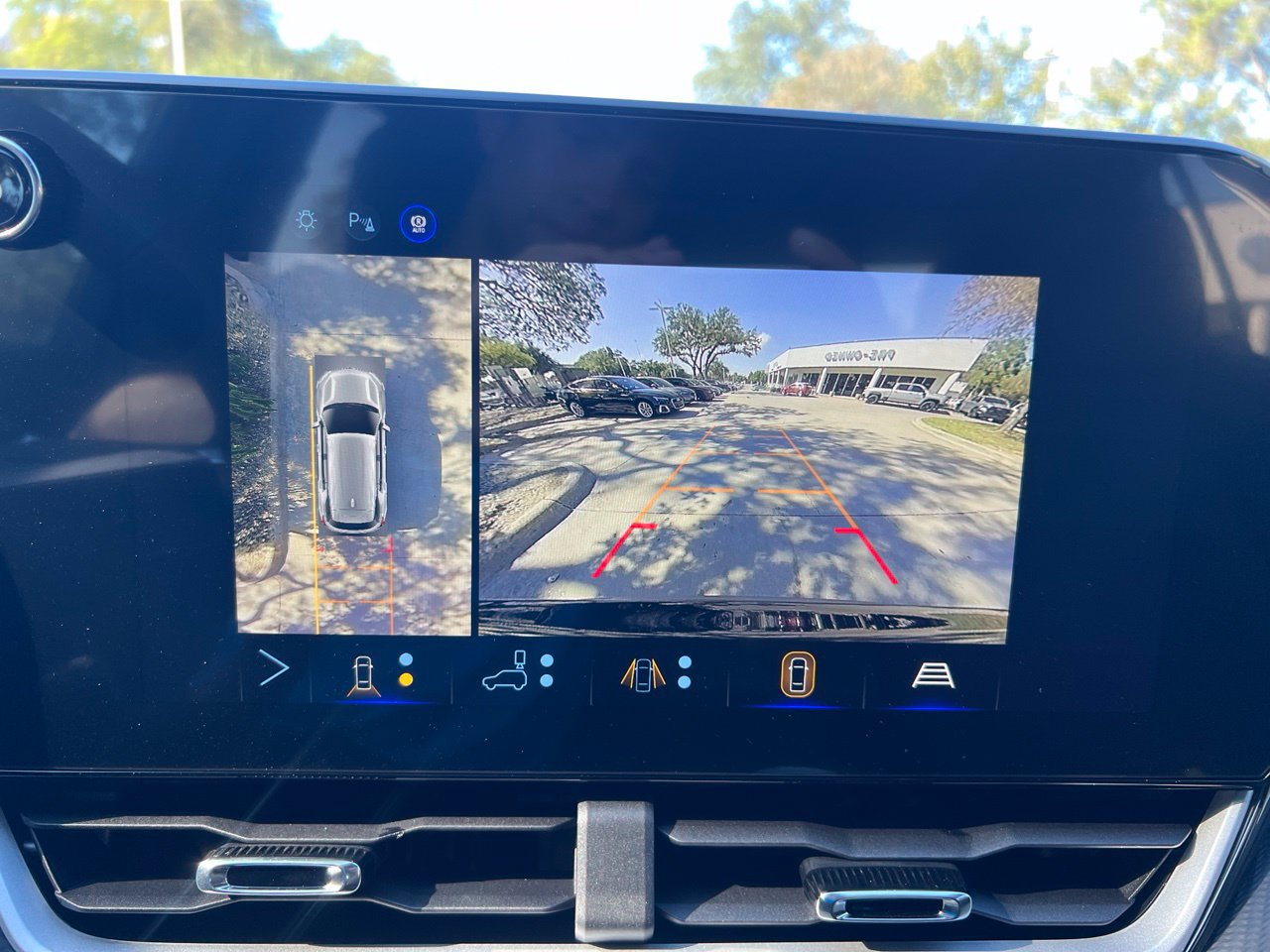 2027 Chevrolet Equinox LT SUV, photo 21