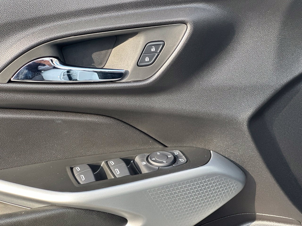 2026 Chevrolet Trax LS - Photo 12
