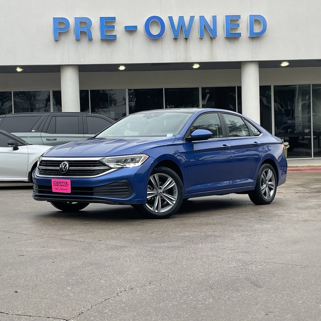 Used 2024 Volkswagen Jetta SE Sedan