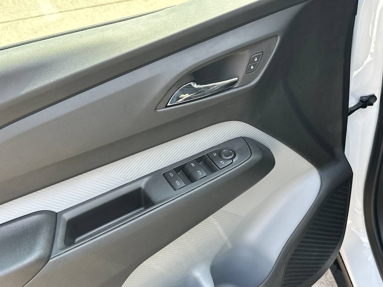2027 Chevrolet Bolt LT - Photo 12