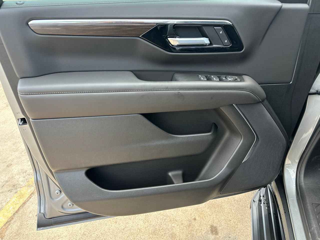 2026 Chevrolet Tahoe LS SUV, photo 12