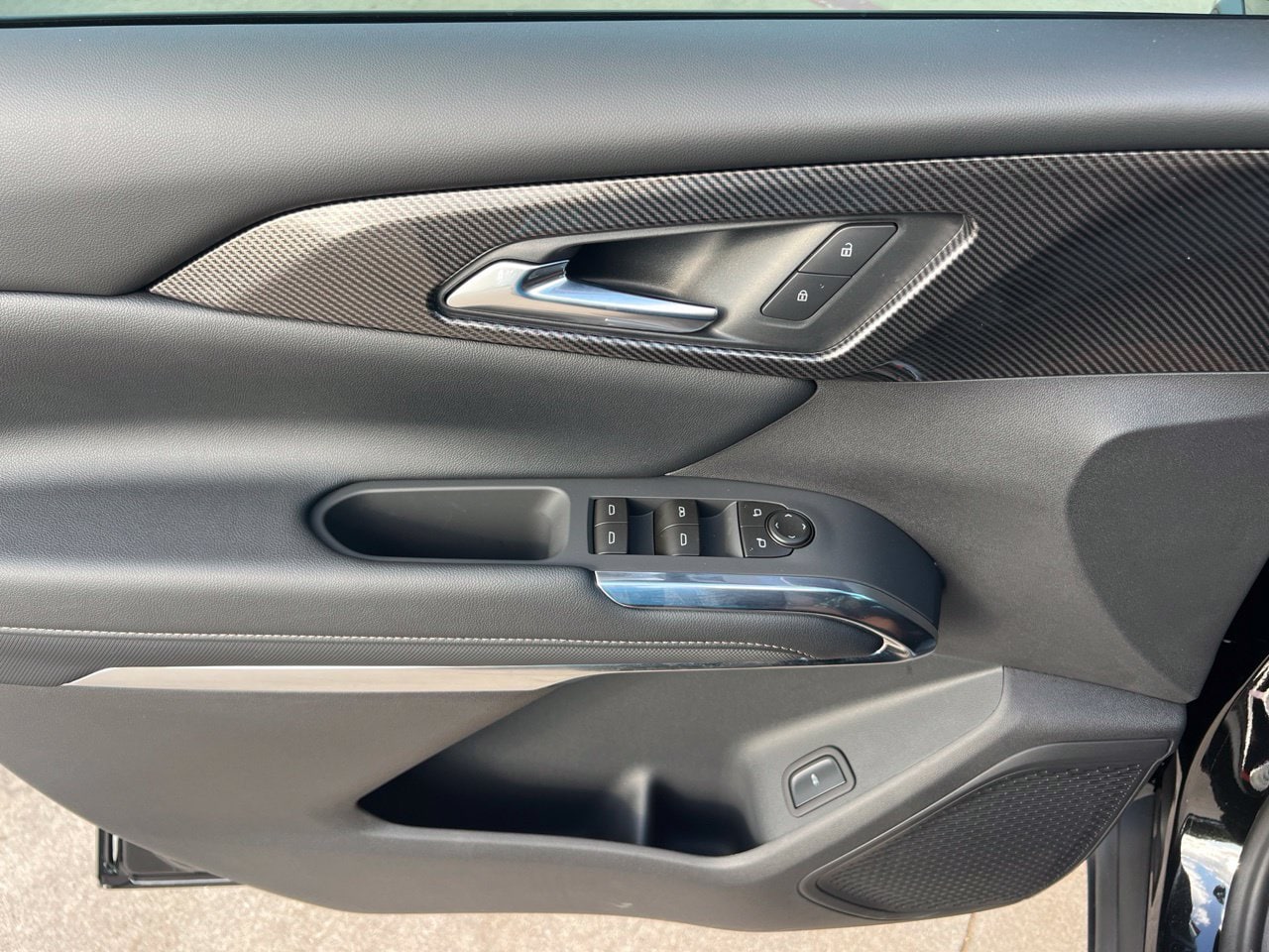 2027 Chevrolet Traverse Z71 SUV, photo 12
