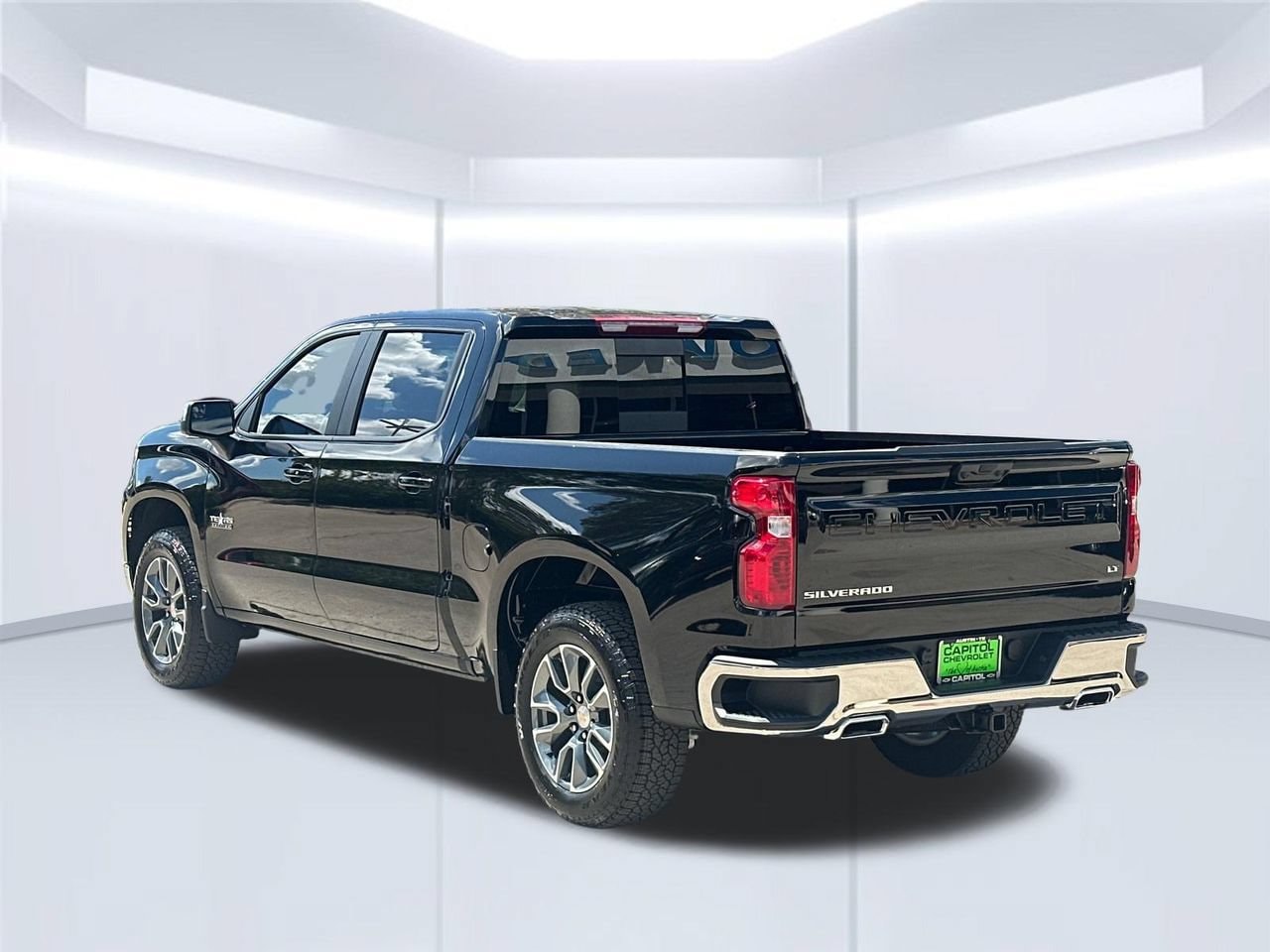 2026 Chevrolet Silverado 1500 LT Truck, photo 3