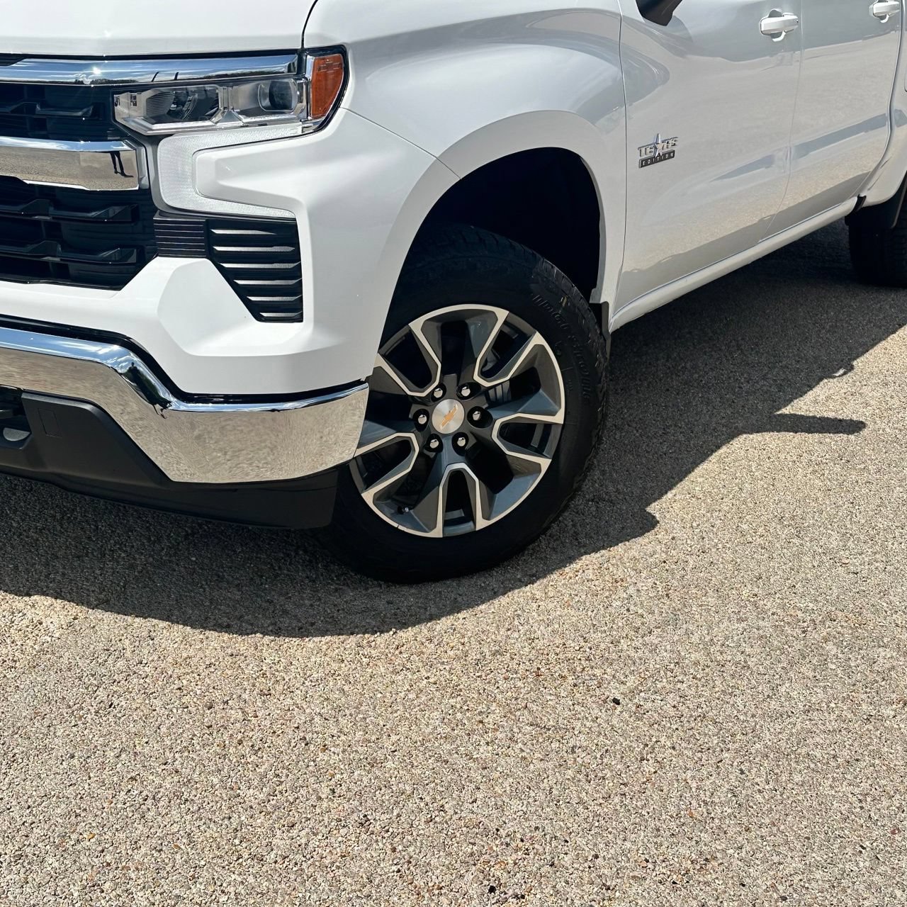 2026 Chevrolet Silverado 1500 LT Truck, photo 2