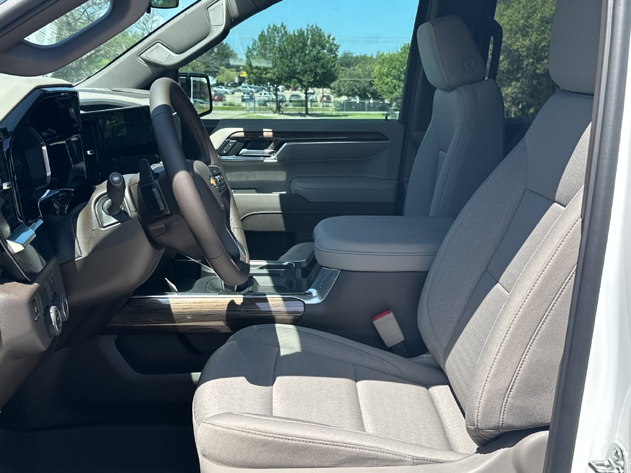 2026 Chevrolet Silverado 1500 LT - Photo 10