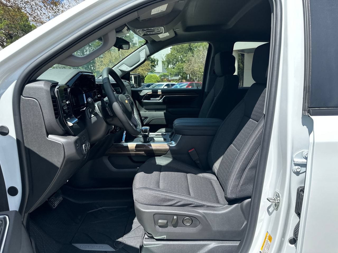 2026 Chevrolet Silverado 1500 LT - Photo 9