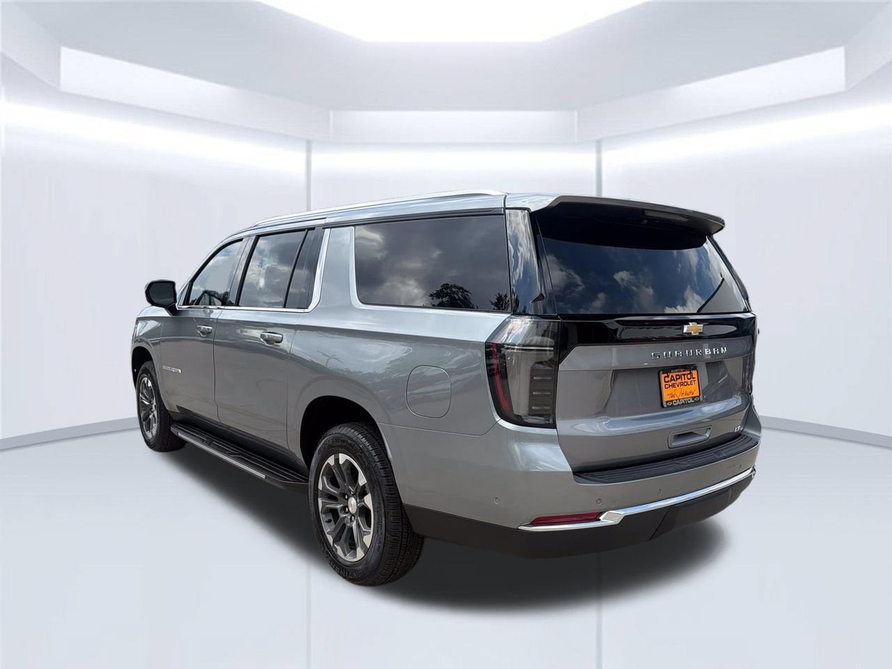 2026 Chevrolet Suburban LT SUV, photo 4