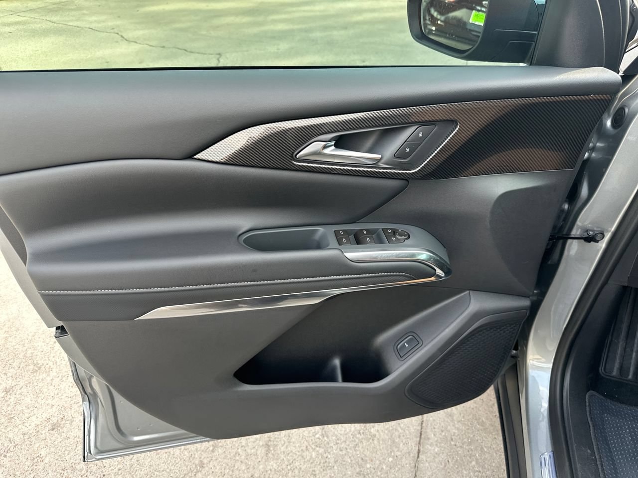 2027 Chevrolet Traverse Z71 SUV, photo 22