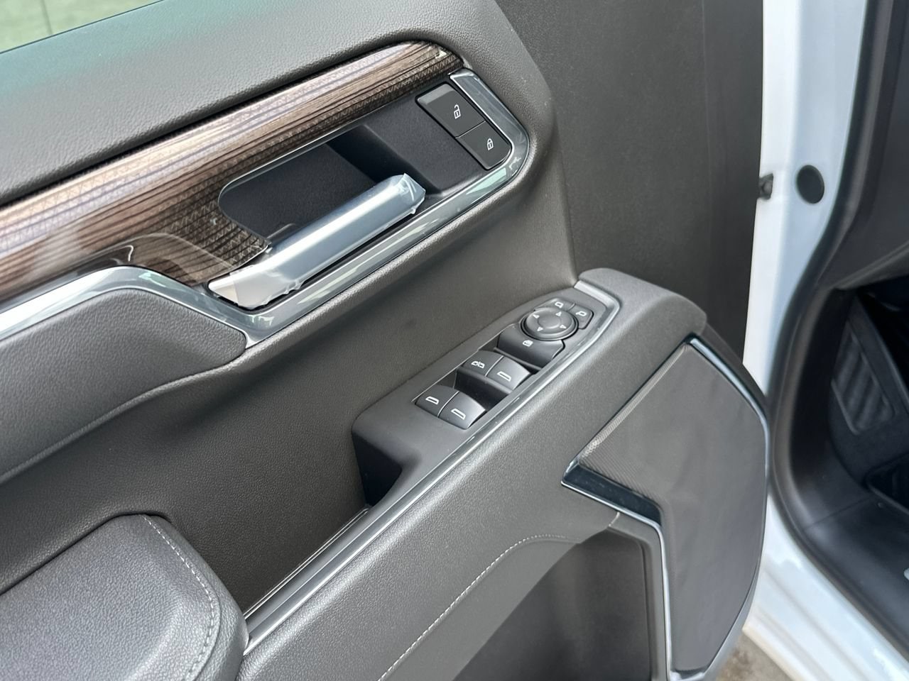 2026 Chevrolet Silverado 1500 LT Truck, photo 12