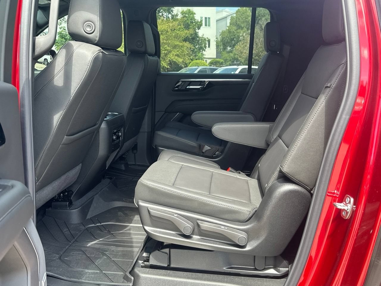 2026 Chevrolet Suburban Z71 SUV, photo 25