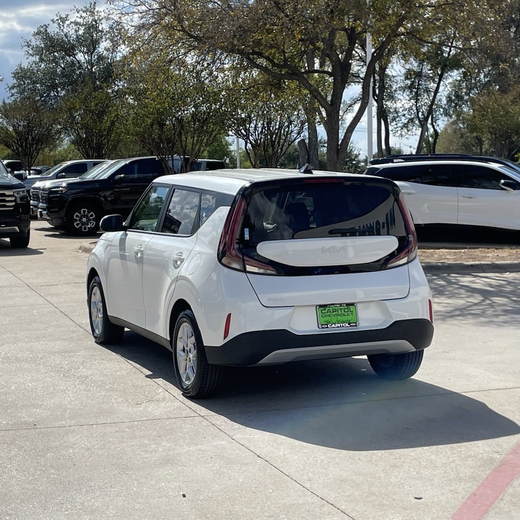 Used 2024 Kia Soul LX Hatchback