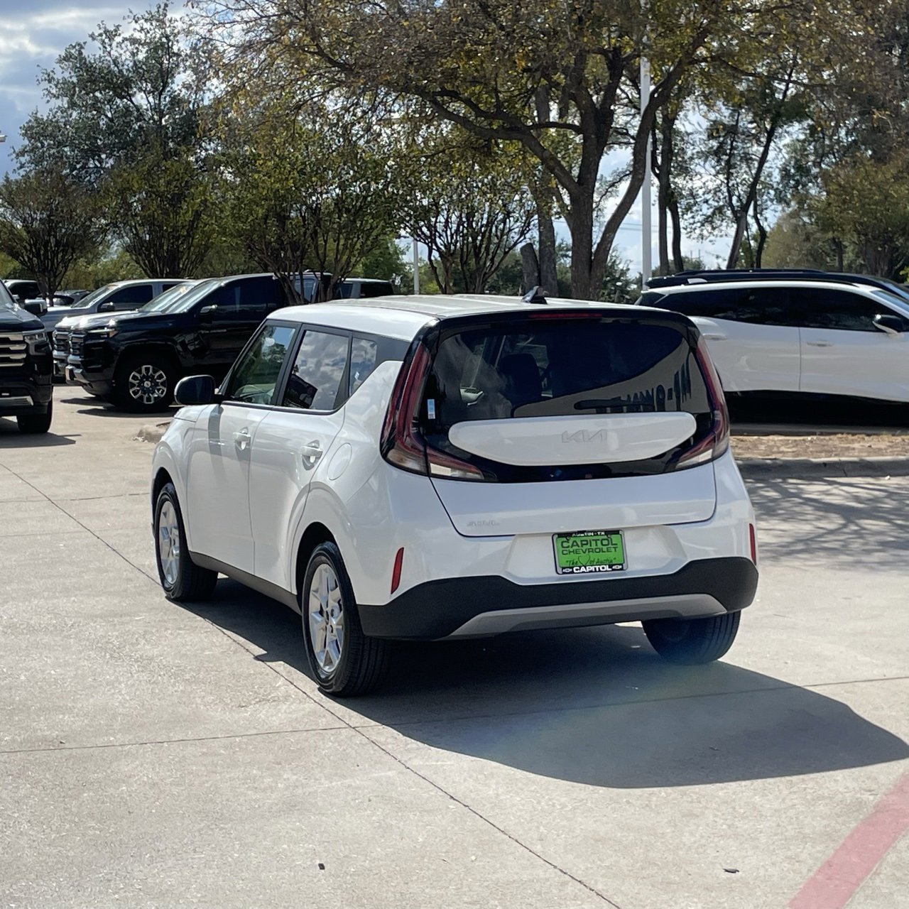 2024 Kia Soul LX photo 2