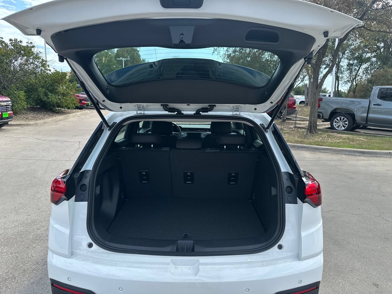 2027 Chevrolet Bolt LT - Photo 26