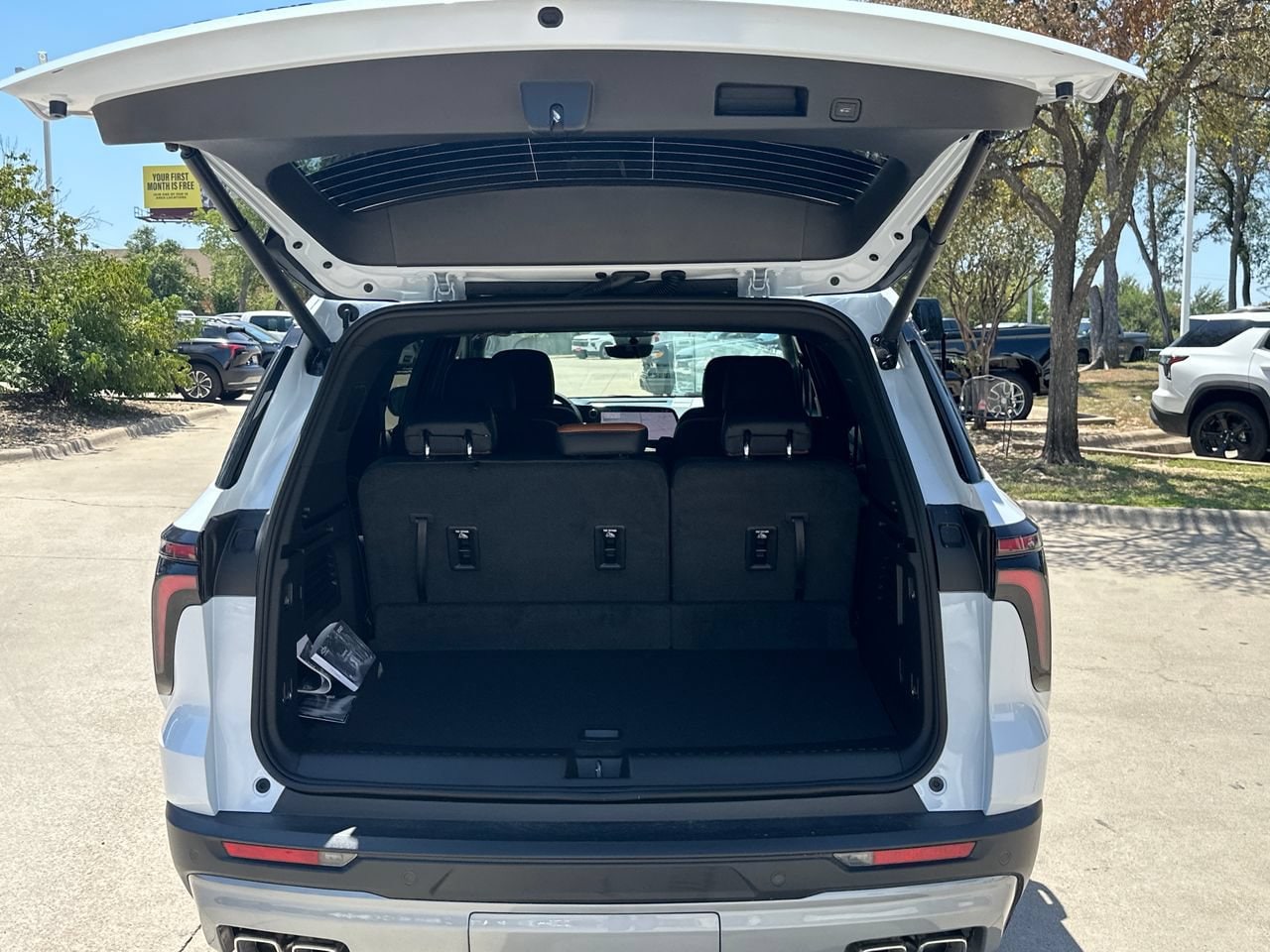 2027 Chevrolet Traverse Z71 SUV, photo 27