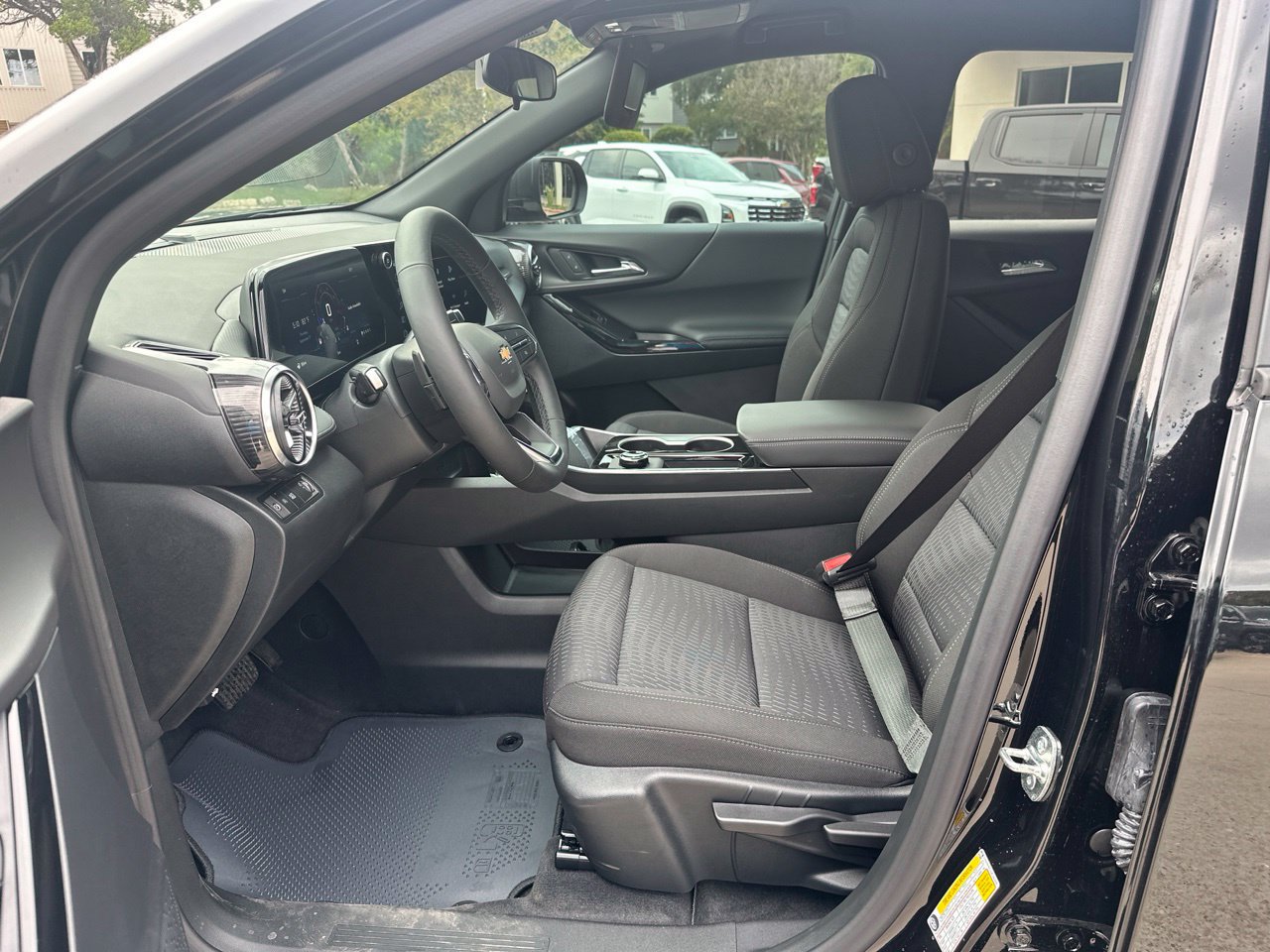 2027 Chevrolet Equinox LT - Photo 9