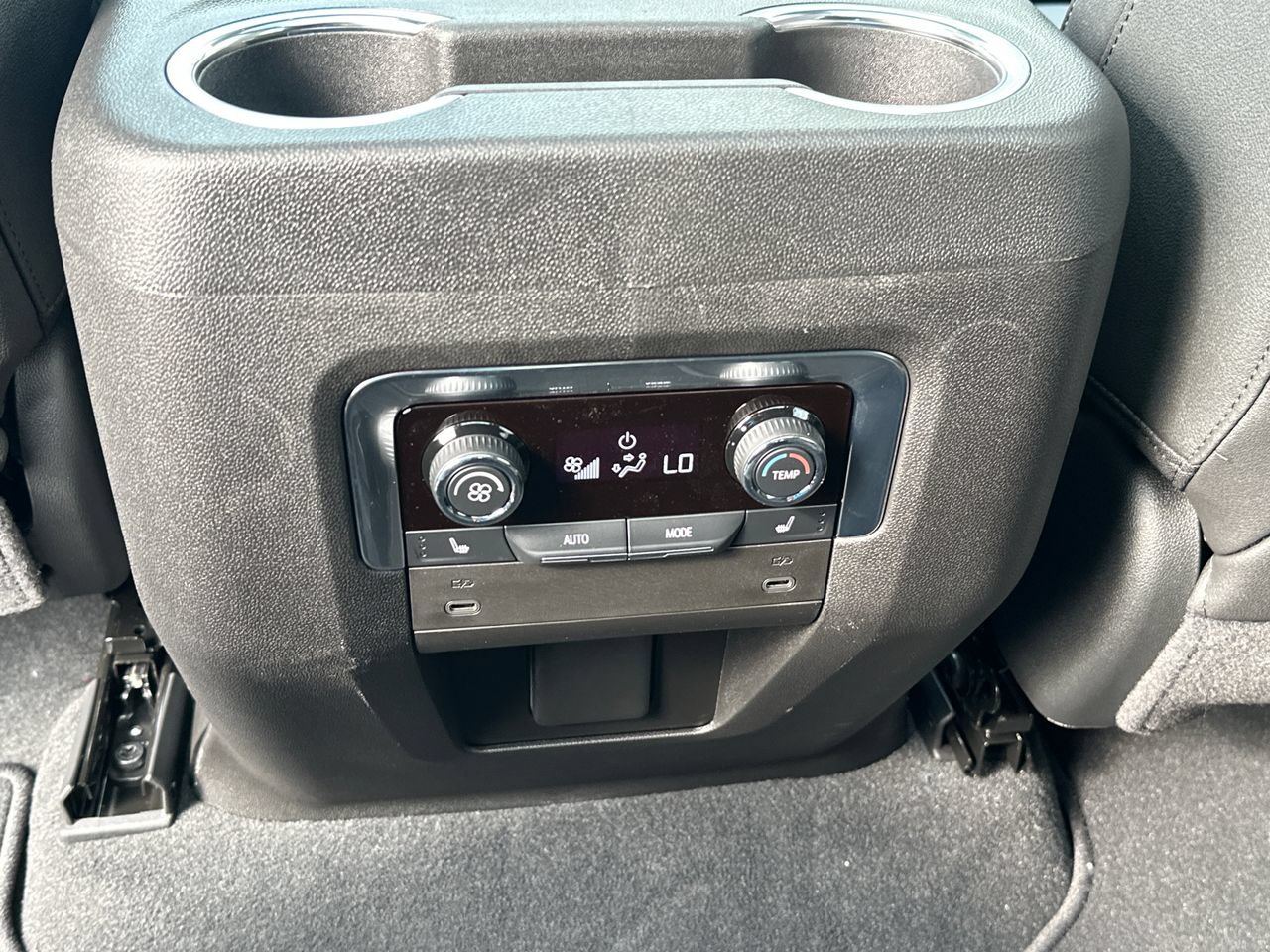 2026 Chevrolet Tahoe LT, photo 27