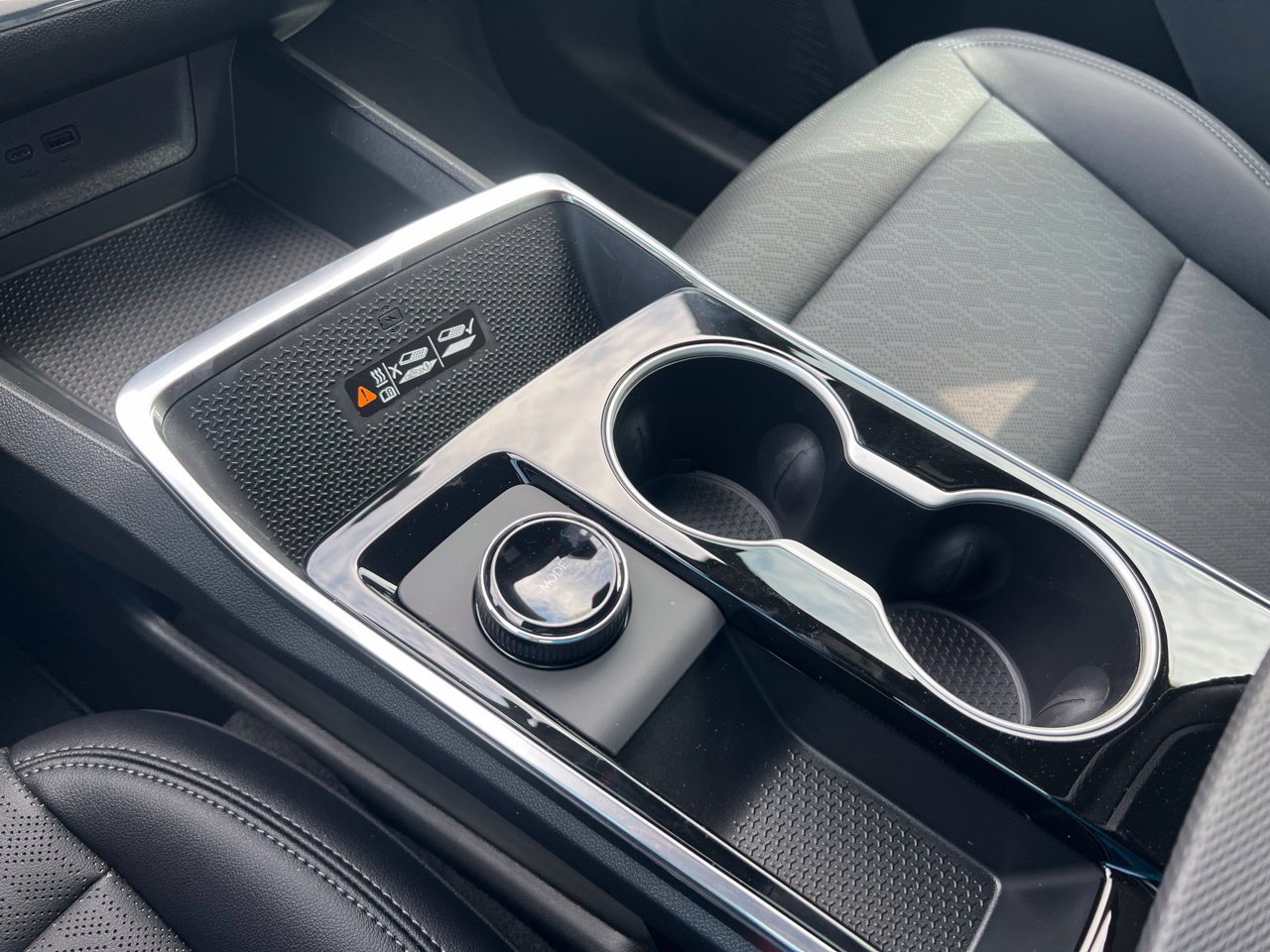 2027 Chevrolet Equinox LT - Photo 23