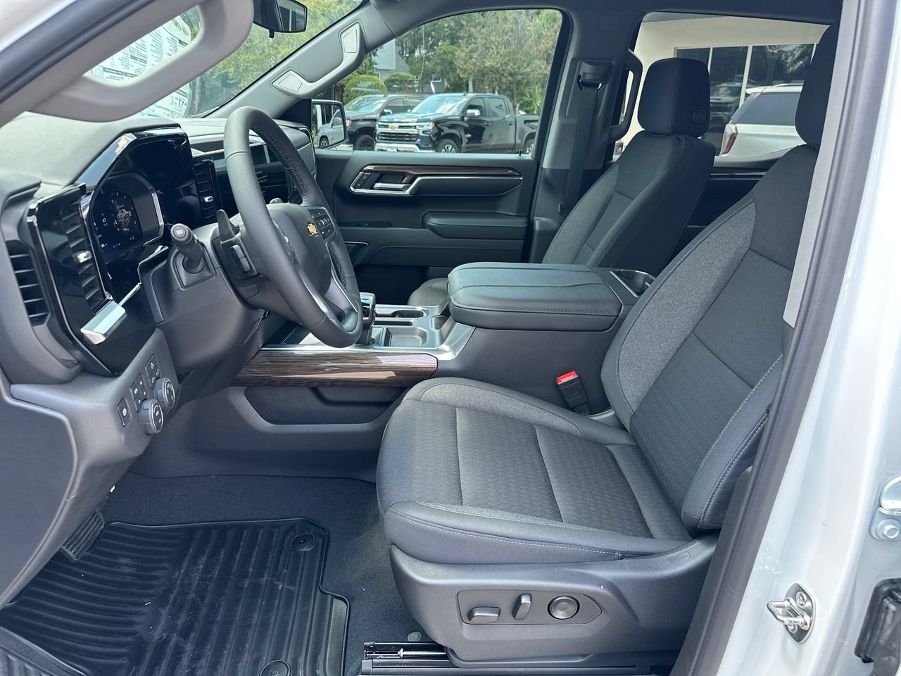 2026 Chevrolet Silverado 1500 LT Truck, photo 10