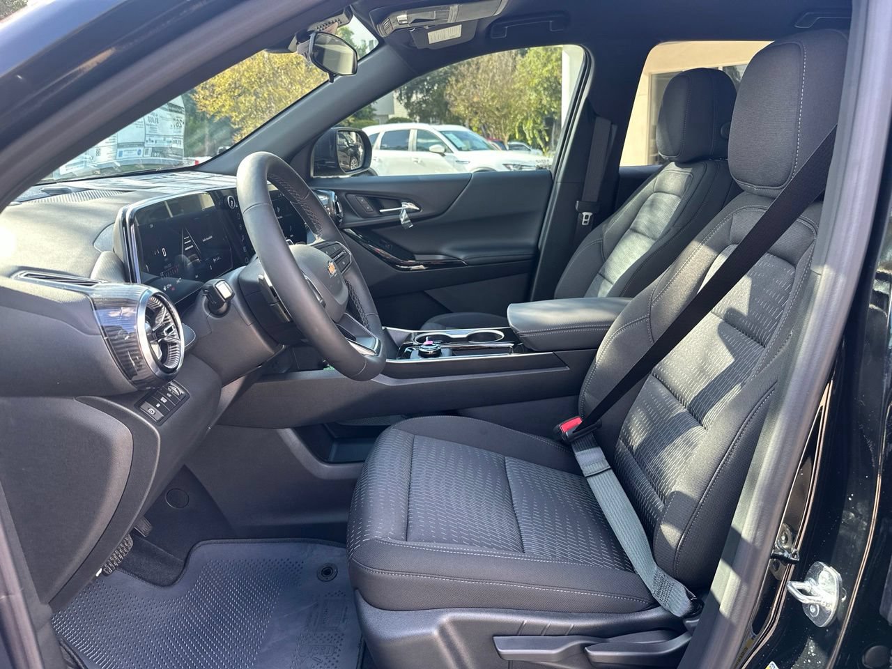 2027 Chevrolet Equinox LT - Photo 10