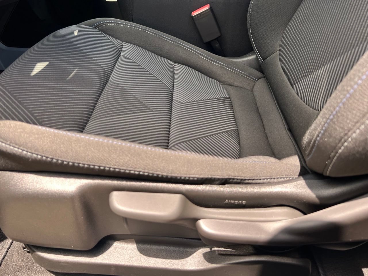 2027 Chevrolet Bolt LT, photo 24