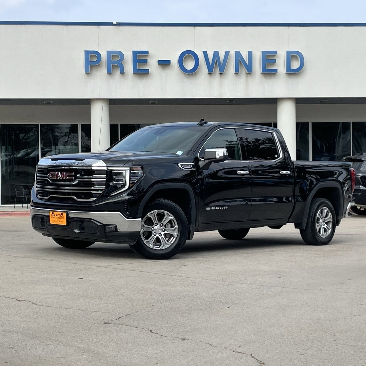 2024 GMC Sierra 1500 SLT's photo