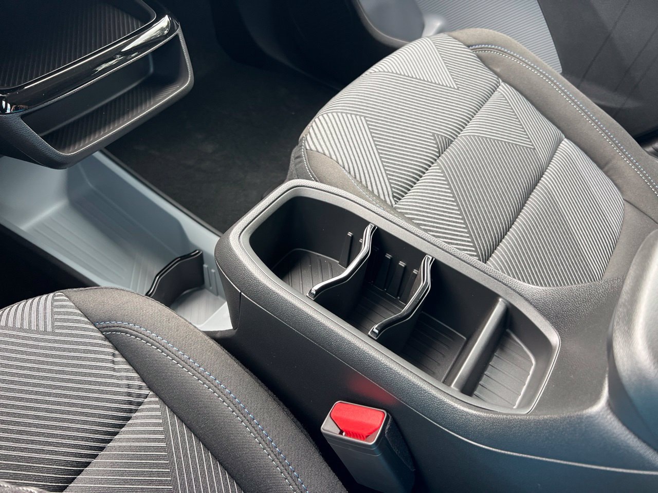 2027 Chevrolet Bolt LT, photo 25