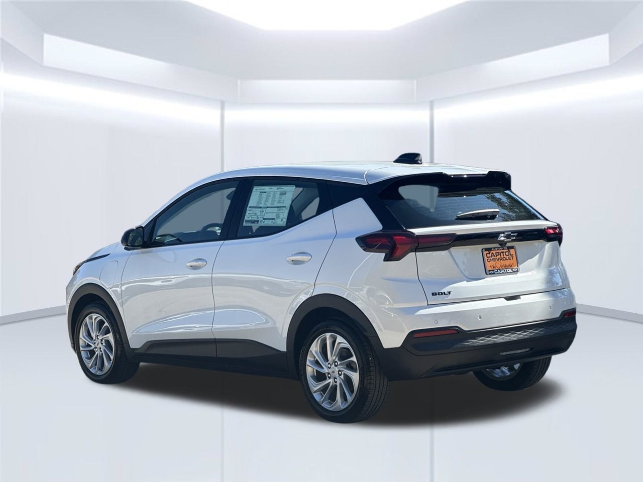 2027 Chevrolet Bolt LT, photo 4