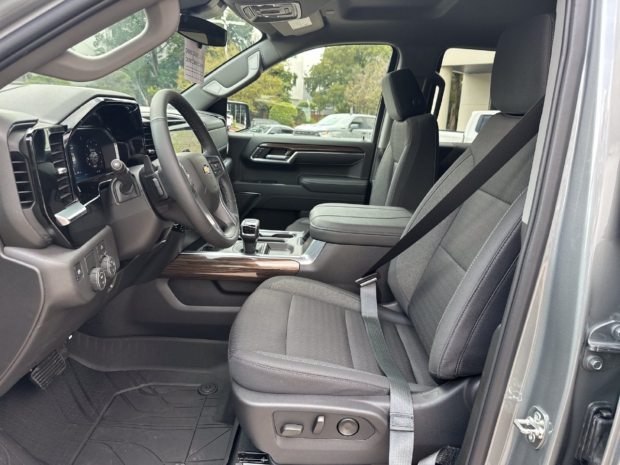 2026 Chevrolet Silverado 1500 LT - Photo 17