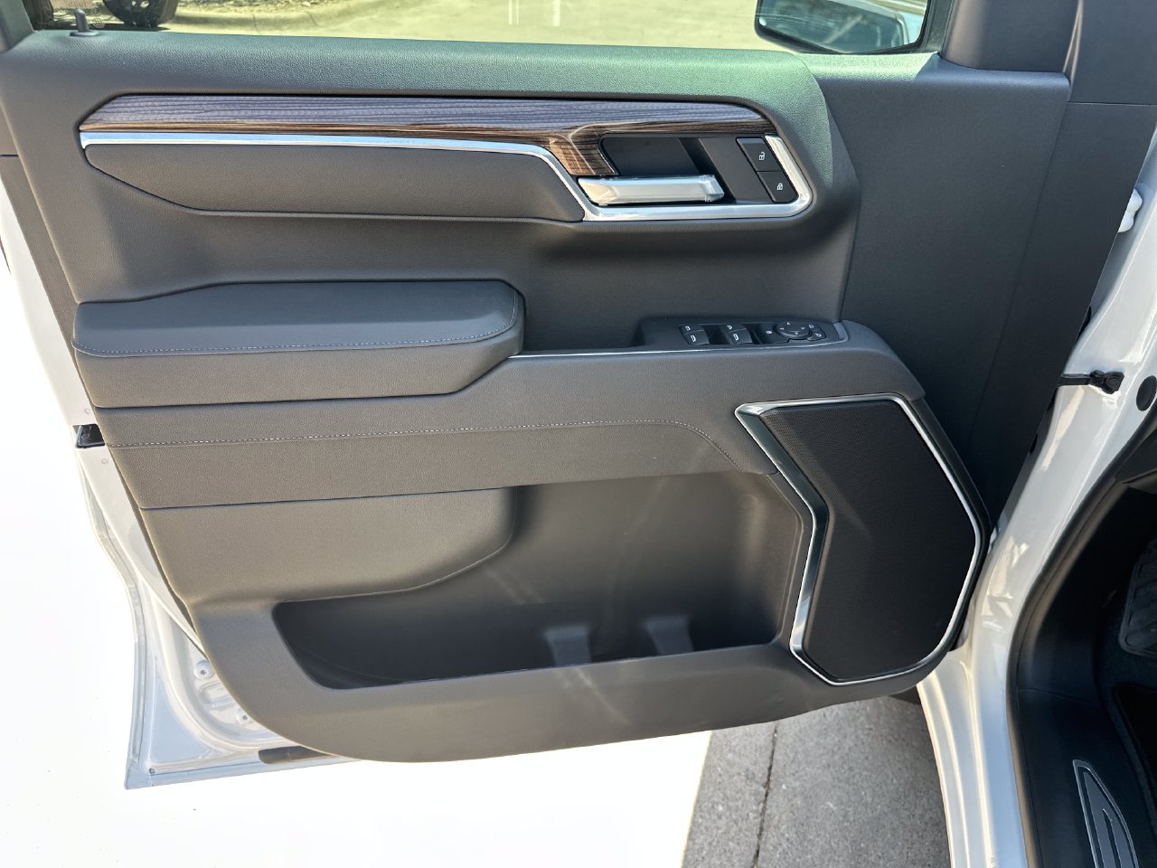 2026 Chevrolet Silverado 1500 LT - Photo 10