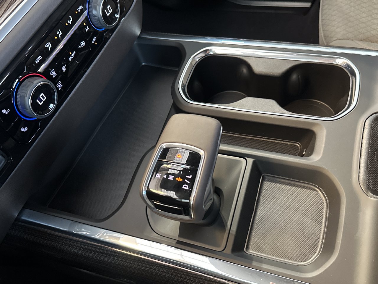 2026 Chevrolet Silverado 1500 LT - Photo 10