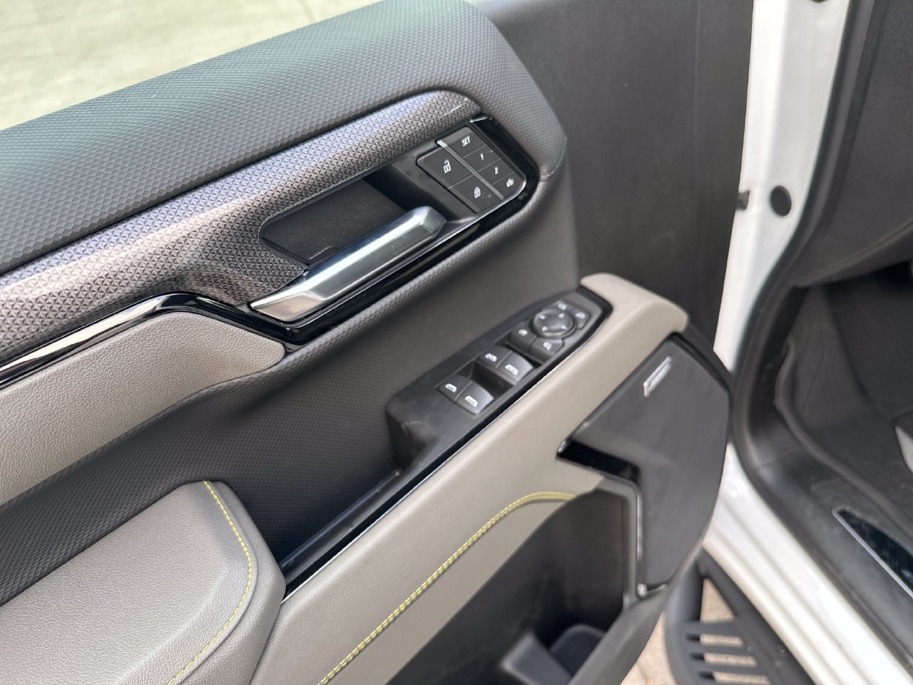 2026 Chevrolet Silverado 1500 ZR2 Truck, photo 13