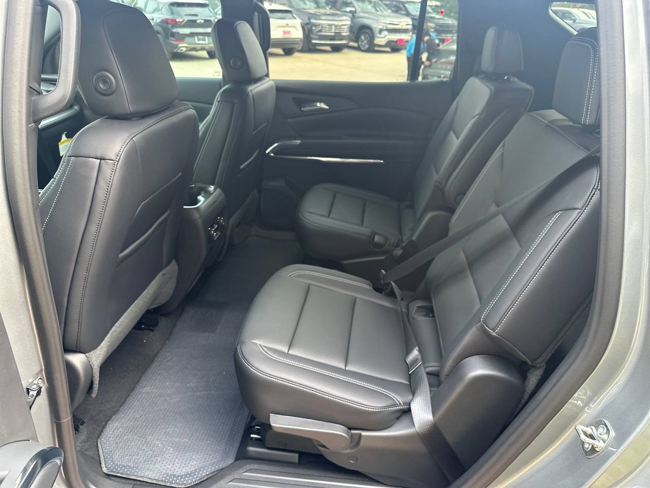 2027 Chevrolet Traverse LT SUV, photo 24
