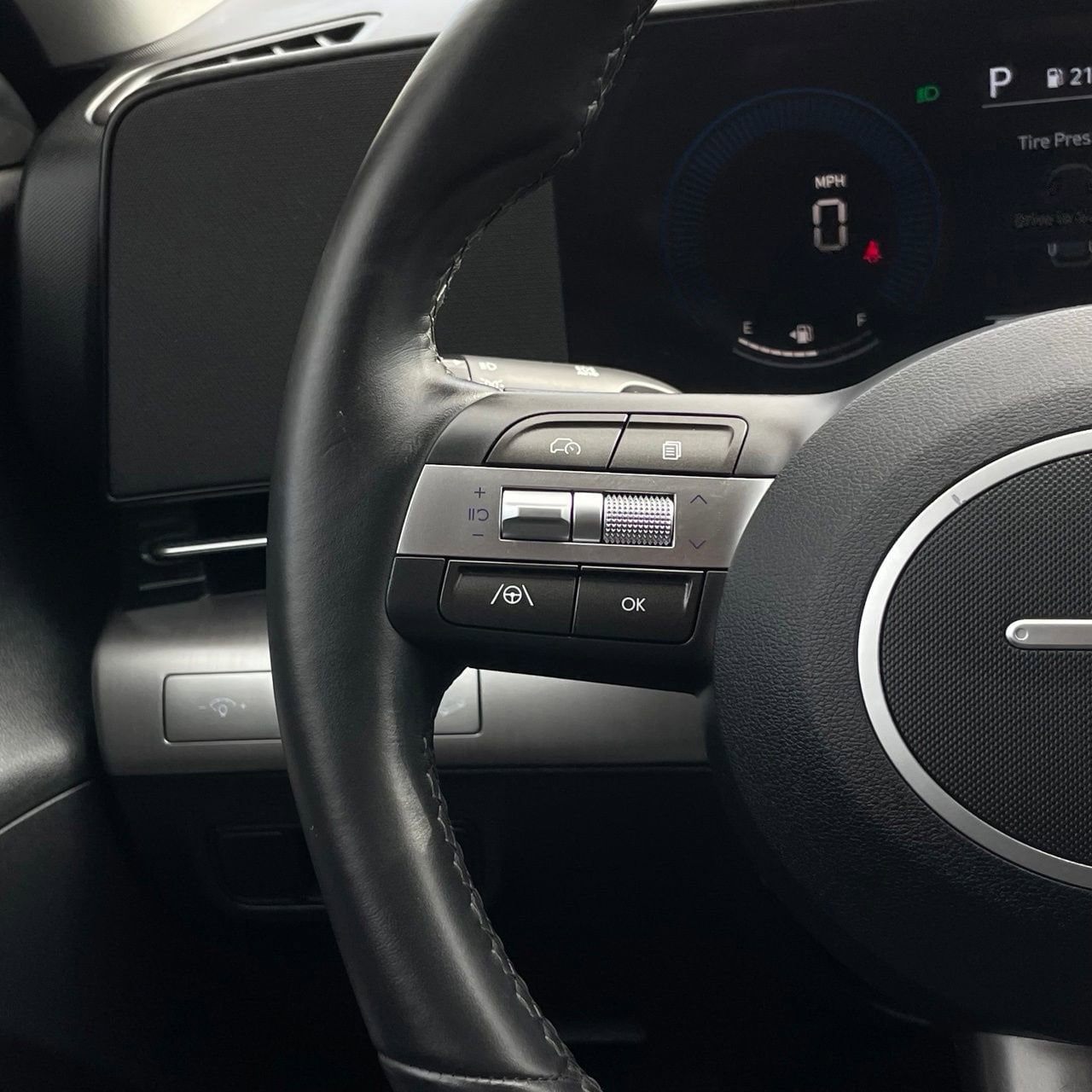 2025 Hyundai Kona SEL - Photo 13