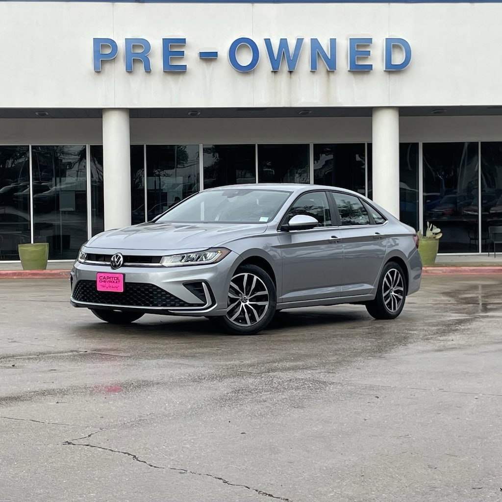Used 2025 Volkswagen Jetta 1.5T SE Sedan