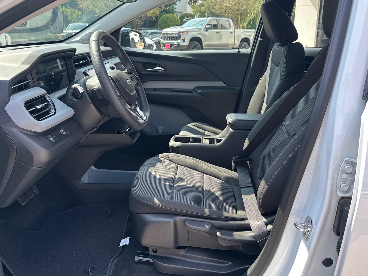 2027 Chevrolet Bolt LT - Photo 10