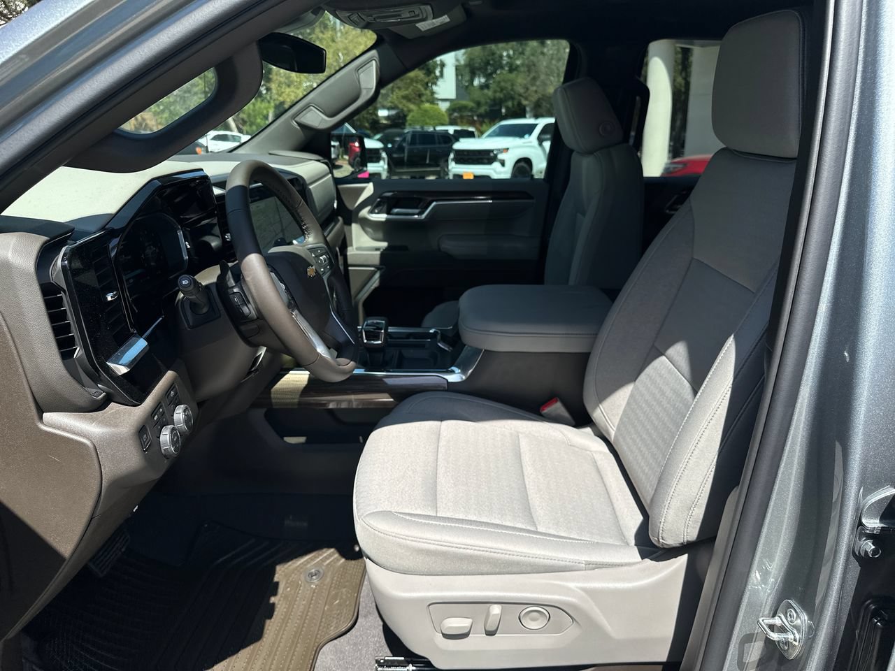 2026 Chevrolet Silverado 1500 LT, photo 9