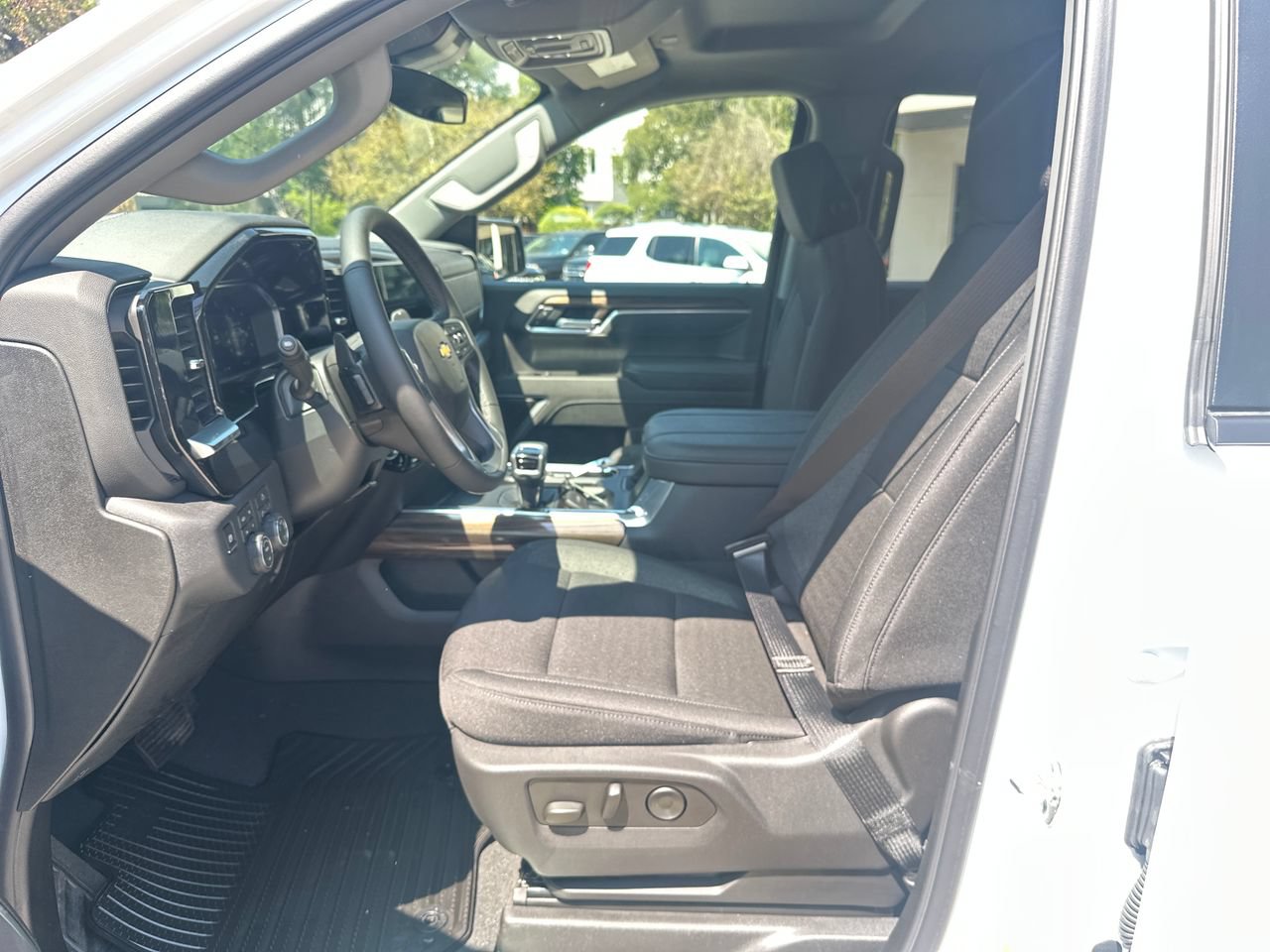 2026 Chevrolet Silverado 1500 LT Truck, photo 10