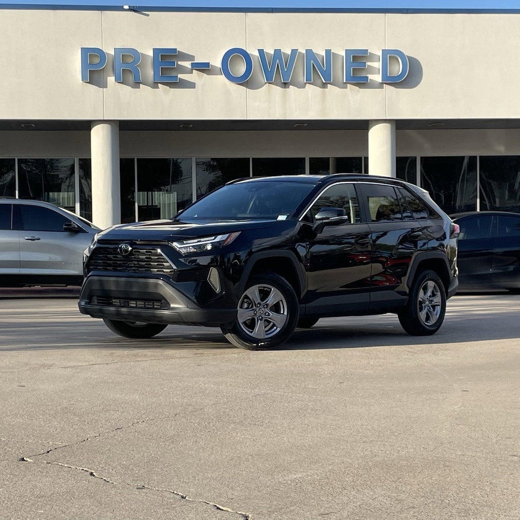 Used 2025 Toyota RAV4 XLE SUV