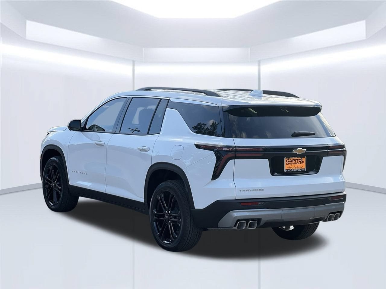 2027 Chevrolet Traverse LT SUV, photo 4