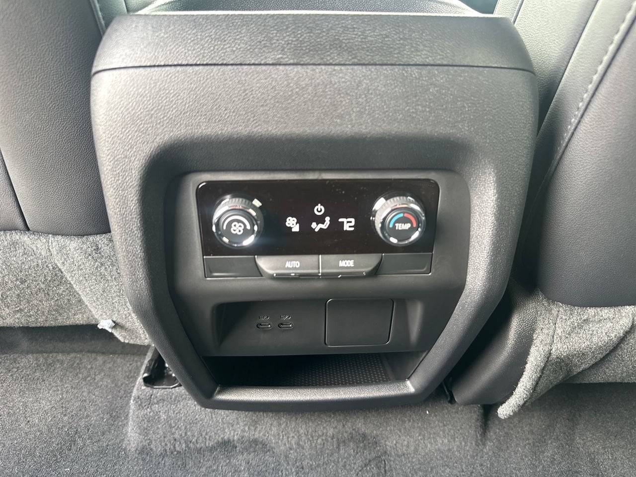 2027 Chevrolet Traverse LT - Photo 25